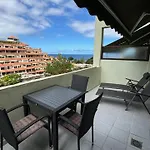 Terrassen Wohnungen, Direkt Am Strand, 25 M Beheiztem Pool, Wifi Free, Free Parking דירה